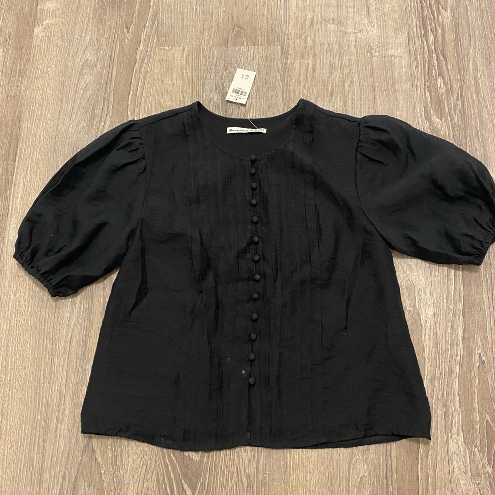 SOLD- Abercrombie & Fitch Black Short Puff Sleeve - XXS
